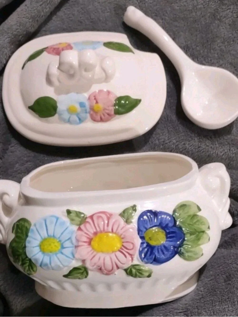 Floral Daisy Soup Tureen Lid & Ladle 7½